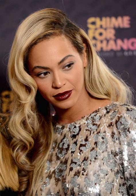 Beyonce Knowles Deep Side Parting Long Hairstyle With