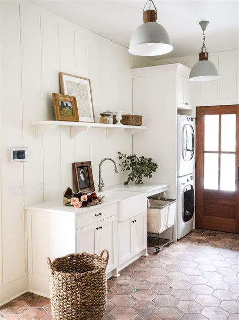 He searched the net for designs. My Favorite Interior Style Series : Modern Farmhouse ...