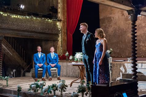 tips for a theatre themed wedding inspiration for theater lovers