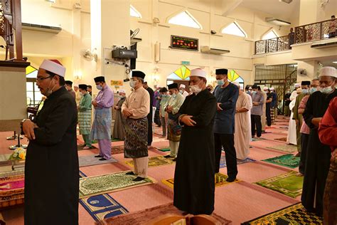 Artikel ini membahas tentang tatacara melakukan niat sholat lima waktu, semoga artikel ini dapat menambah wawasan bagi para pembaca. Solat Jumaat - TYT Melaka