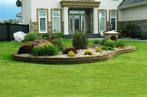 If you change materials, your yard will look like a patchwork, where. flower bed landscaping ideas | Small Flower Bed | Garden ...