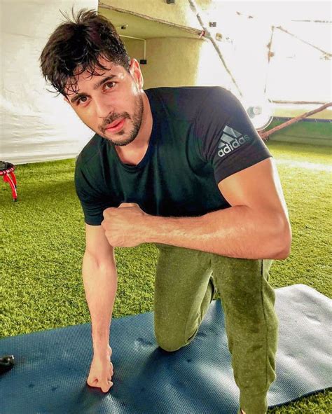 Sidharth Malhotra Will Be Your Trainer Who Wants To Sign Up R