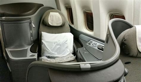 Review United Global First Boeing 777 200 From Tokyo To Singapore