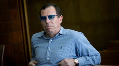 מערכון של ארץ נהדרת עורר הערב (רביעי) תגובות זועמות הן ברשתות החברתיות והן מצידם של פוליטיקאים. איל ארד נגד בועז הרפז, ולהפך | העין השביעית