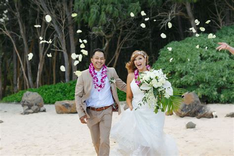 Best Elopement Packages For Two Hawaii Wedding Minister