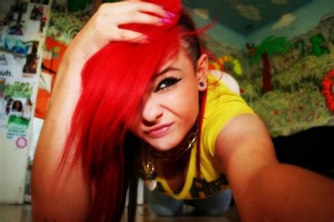 Want to know what major mistakes to avoid when dyeing your hair blonde? I Want To Dye My Hair Red. image by Iyonna Brown | Dye my hair