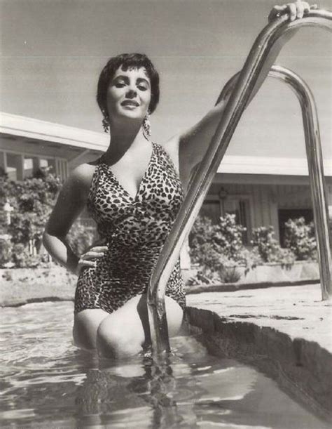 Beautiful Vintage Photos Of Elizabeth Taylor In Bathing Suits In The S And S