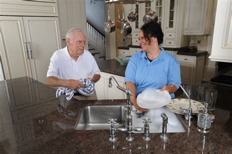 What Senior Home Caregivers Do Personal Care | Senior Helpers Canada