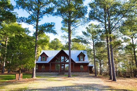 Awesome serenity point lodge cabin rentals beavers bend lodging beaver bend cabins ideas. Beavers Bend Getaway - MetroFamily Magazine