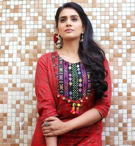 Gorgeous Sonali Kulkarni Marathi Actress Women Fashion Womens Top