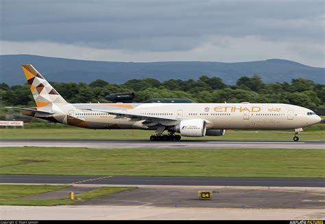 A6 Etc Etihad Airways Boeing 777 300er At Manchester Photo Id