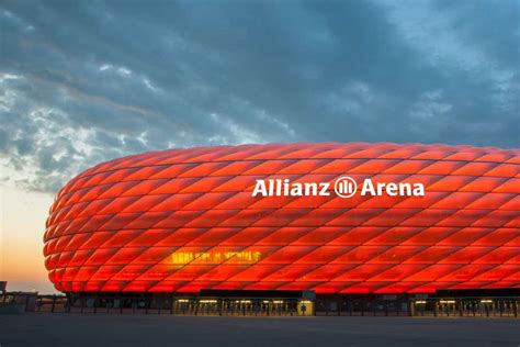 + content:* chris cowlin visits the allianz arena. Bayern Stadion - Live Football Stadion Bayern Munchen ...