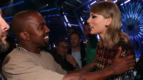 Kanye West Apologizes To Taylor Swift During Vmas Acceptance Speech