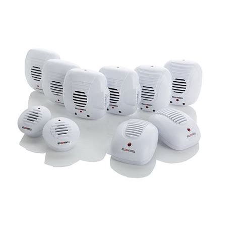 Bell and howell product type: Bell + Howell Ultrasonic Pest Repeller 10-piece Combo Pack ...