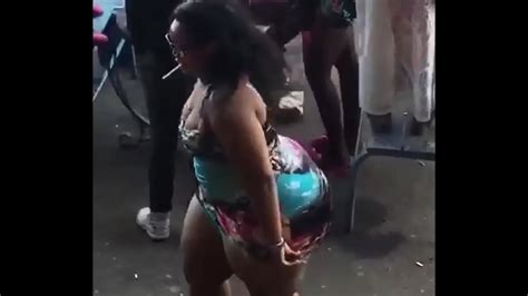 Gran Botín Reina Africana Twerking Upskirt