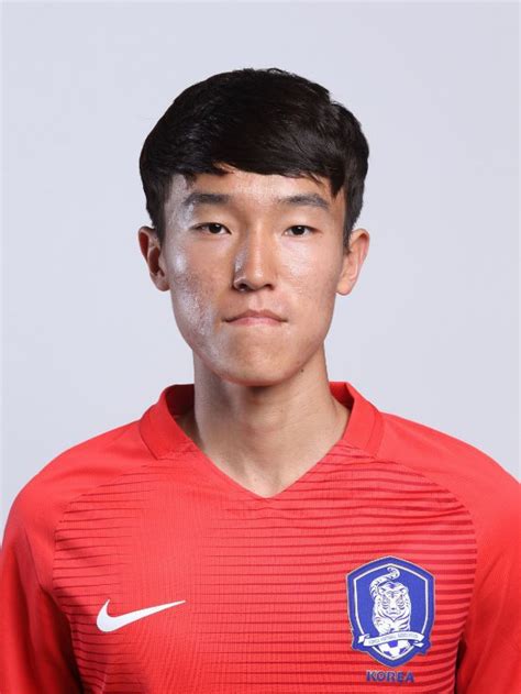특히 손흥민과 호흡을 맞추는 것에 기대하는 뉘앙스를. 아시안게임 축구선수 김진야 단점