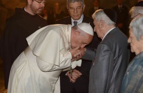 In Mideast Visit Pope Francis Makes Symbolic Gestures To Both Sides