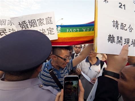 Lgbtq Activists Take Fight For Same Sex Marriage In Taiwan Overseas