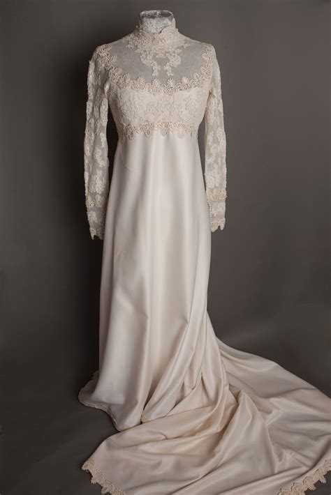 A Guide To 1960s Vintage Wedding Dresses From Princess Grace Pretty To