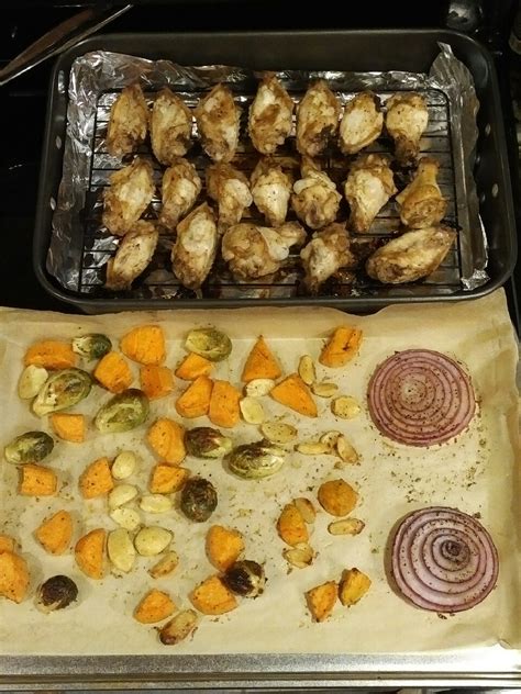Flour, garlic powder, pepper, salt, chicken winglets, oil, butter, garlic in small batches, fry the chicken wings for 4 minutes on each side. Costco Roasted Organic Chicken Wings & Vegetables | The ...