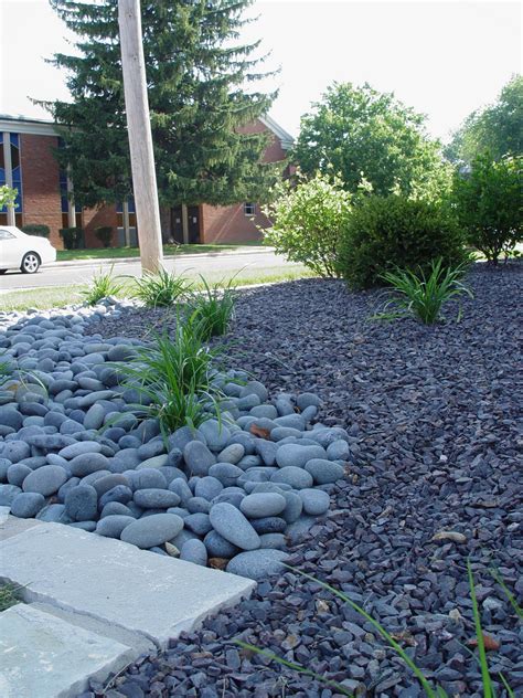 Garden edging ideas you create comes down #2. 101 Amazing Mexican Beach Pebbles - decoratio.co ...