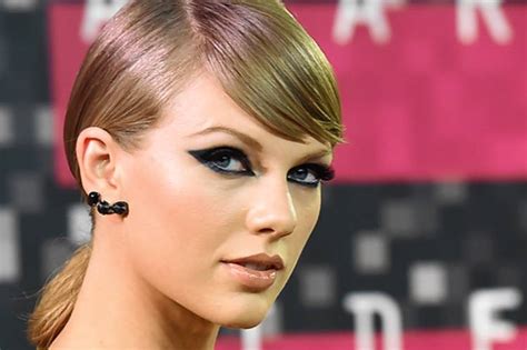What Celebrities Can Teach Companies About Social Media Wsj