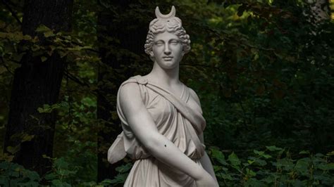 Artemisa Así Es El Mito De La Diosa Griega Más Venerada Y Diferente