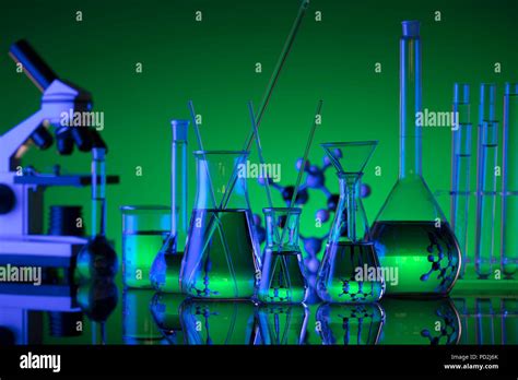 Concepto De Laboratorio Químico Experimentar Con Líquidos El Material