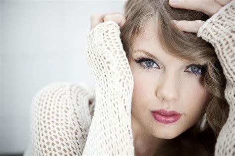 Taylor Swift Speak Now Review She Raises Her Voice And Gets