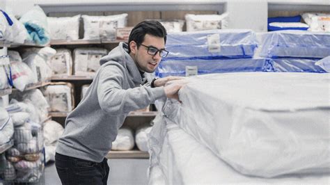 Serta mattress reviews (2021) will help you to choose the best one of the brand which has dominated the industry for 70 years carving out a good reputation. Mattresses comparison charts: How to choose a mattress