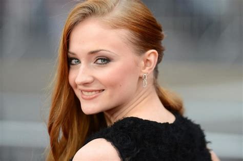 Cuanto Pesa Sophie Turner Cuanto Mide Y Edad Desvelado