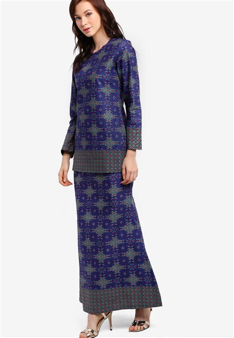 Wanzar, is a clothing store, the mixture of trendy, sophisticated and contemporary clothing and shawl. Baju Kurung Moden Songket Printed - ShopperBoard