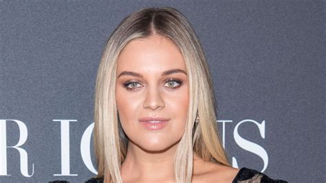 Kelsea Ballerini Goes From Glam Dress To Swimsuit Look In Gorgeous Photos