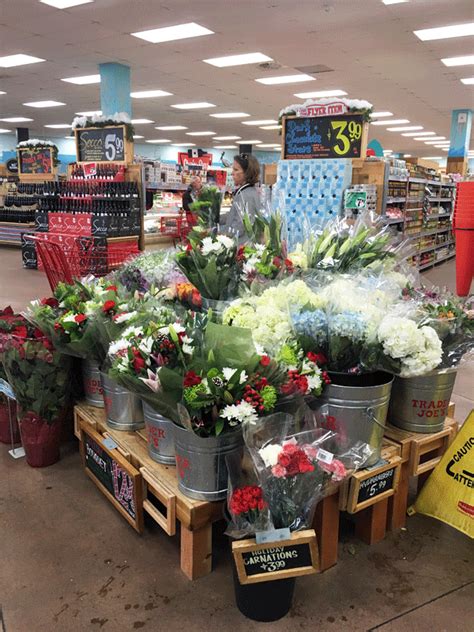 A word to the wise: Christmas Place Cards from Grocery Store Flowers ...