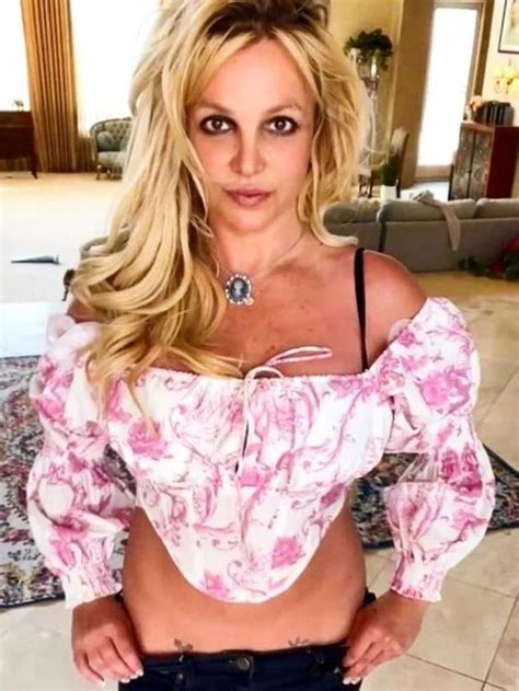 Britney Spears Posts Naked Photo On Twitter The Courier Mail