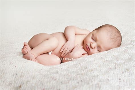 sesión de fotos a bebé de 7 días paula peralta fotografía