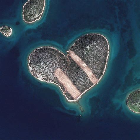 Heart Shaped Places Around The World Travel