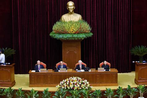 Theo công bố, bộ chính trị khóa xiii gồm ông nguyễn trọng nghĩa, phó chủ nhiệm tổng cục chính trị quân đội nhân dân việt nam. Bộ Chính trị trình phương hướng nhân sự khóa 13 - VietNamNet