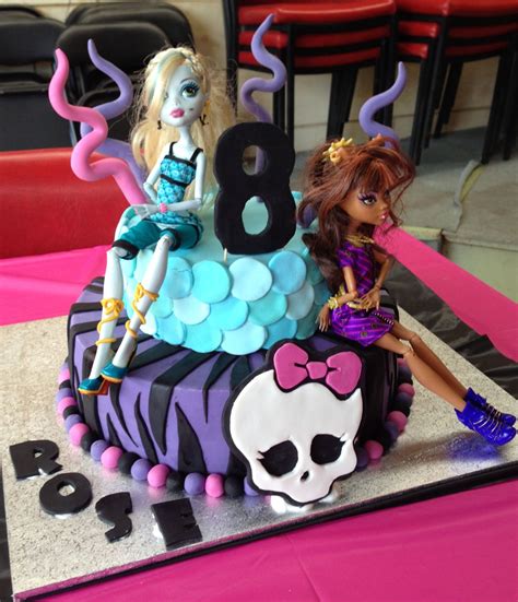 Its time to celebrate under the bootiful moon and spook along with your favorite ghouls and guys! Monster High Birthday Cake | Monster high birthday ...