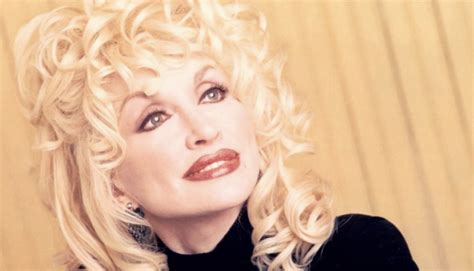 Dolly Parton Jokes That Botox Makes Her Happy Country Music Lane