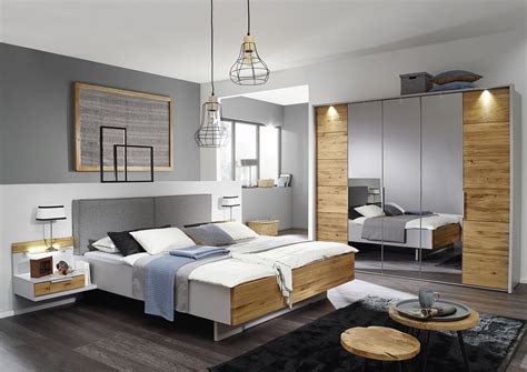 Das schlafzimmer und bettenhaus körner in nürnberg ist seit 1956 ihr partner für qualitativ hochwertige. Schlafzimmer komplett mit 5 türigen Kleiderschrank in Grau ...