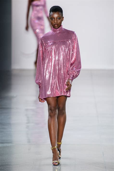 Pin By Soljurni On Pretty In Pink Fashion Fashion Show Ready To Wear