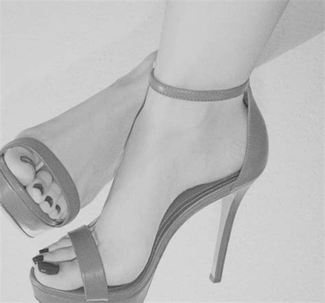 Pin Von Konstantin Auf Sexiest Feet Ever Only Perfect Ten