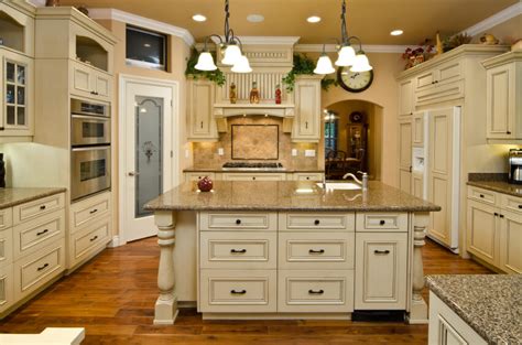 Kitchen paint colors with antique white cabinets. 32 Spectacular White Kitchens with Honey and Light Wood Floors (PICTURES)