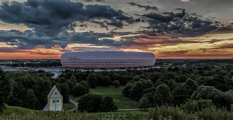 The allianz arena in munich is one of the largest membrane constructions in the world. Allianz Arena München Foto & Bild | architektur ...