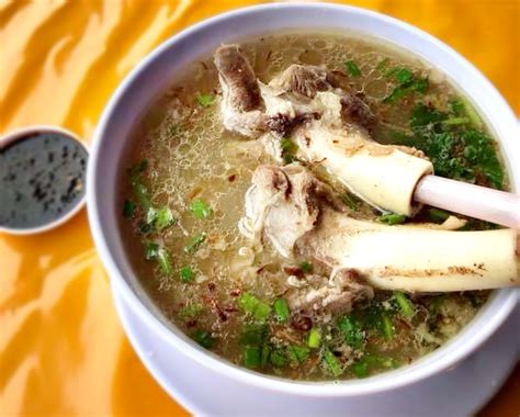 Berikut ulasannya seperti dikutip melalui instagram @ mega_dingding , jumat (31/7/2020). Makan BEST Sg Buloh | Nasi Kambing Abam Botak