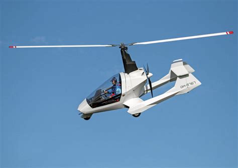 Wingless And Compact Gyroplane Nisus Soars High Using Engine Powered