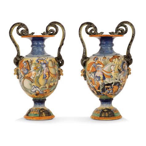 Lot PAIRE DE GRANDS VASES DE FORME BALUSTRE EN FAÏENCE ITALIE XIXe SIÈCLE à décor polychrome