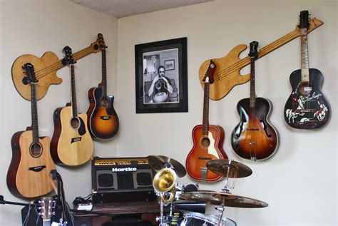 Well i guess i meant to say a wall hanger. Wall-Axe Custom Guitar Hangers