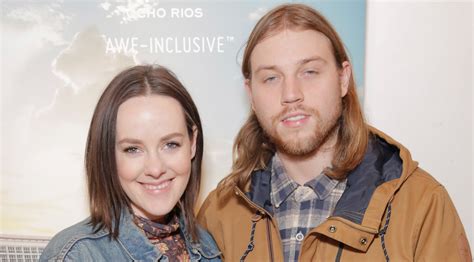 The Hunger Games Jena Malone Is Engaged Engaged Ethan Delorenzo